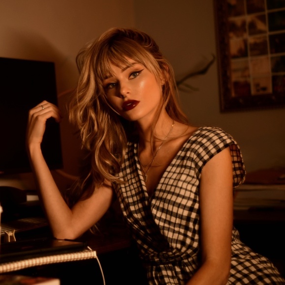 Meet your Posher, Shannon - Picture 1 of 1